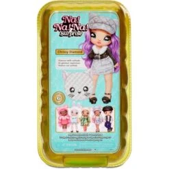 MGA Na! Na! Na! Surprise 2-in-1 Pom Doll Metallic Series 1 Asst In PDQ -Spielwarenladen na na na surprise 2 in 1 pom doll metallic series 1 asst in pdq mga entertainme 0035051117773 1