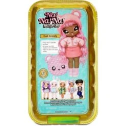 MGA Na! Na! Na! Surprise 2-in-1 Pom Doll Metallic Series 1 Asst In PDQ -Spielwarenladen na na na surprise 2 in 1 pom doll metallic series 1 asst in pdq mga entertainme 0035051117773 6